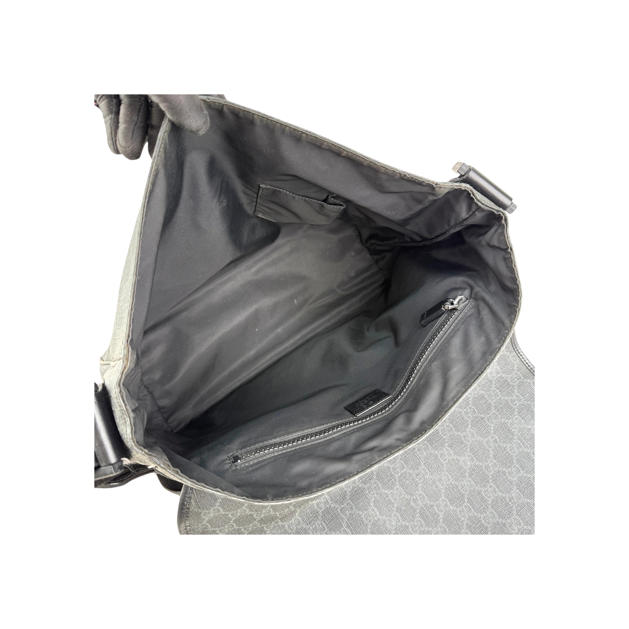 Gucci Black GG Imprime Messenger Bag