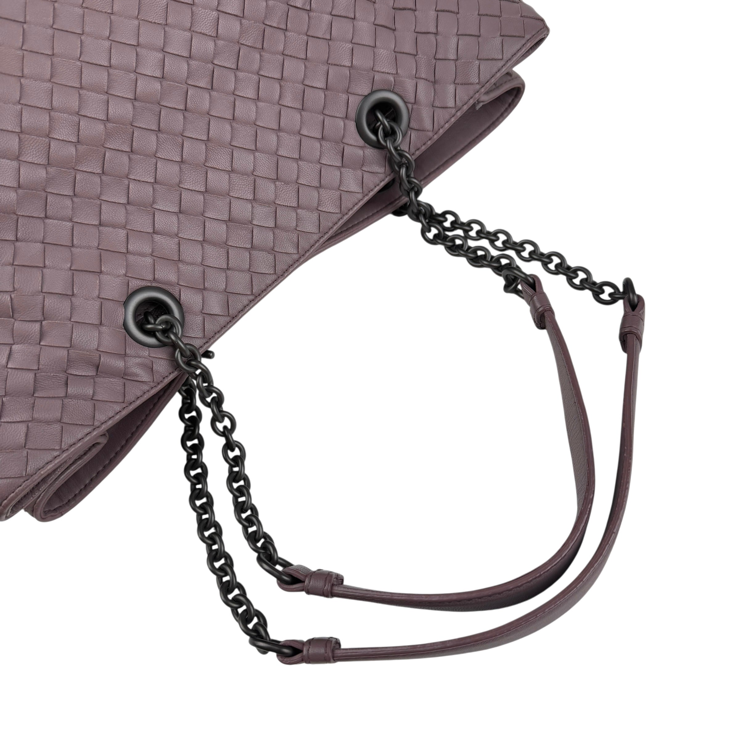 bottega veneta lilac intrecciato leather double chain tote handle detail