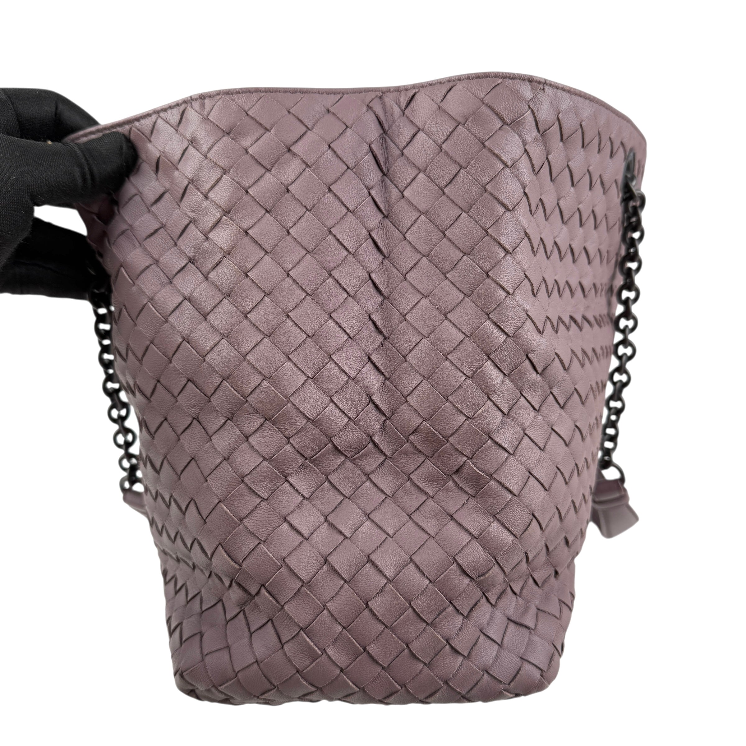 bottega veneta lilac intrecciato leather double chain tote left