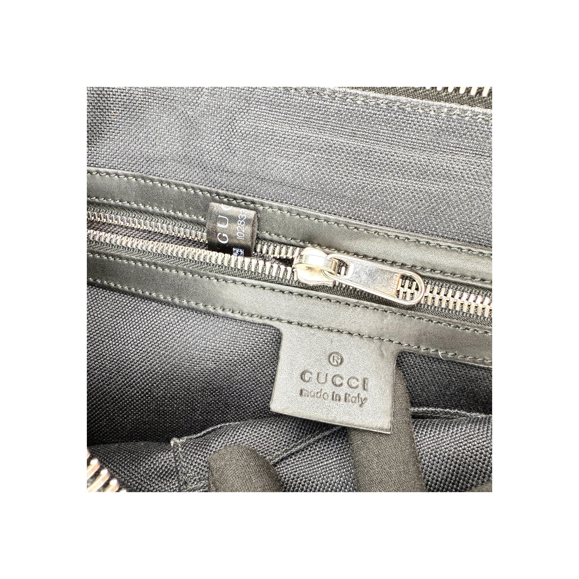 Gucci Black GG Supreme Canvas Crossbody Messenger Bag