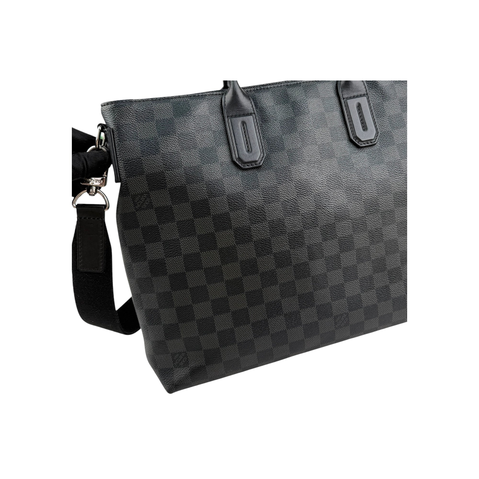 Louis Vuitton 7DW Damier Graphite Laptop Bag